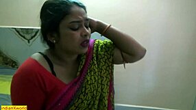 Desi Bengali Boudi تستمتع بجنس قوي مع كلام رومانسي