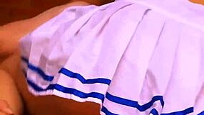 La Novia Toma El Control Guiando A Su Pareja Al Dormitorio Y Desatando Una Pasión Desenfrenada Que Los Consumiría Por Completo