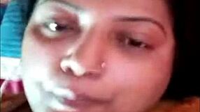 Pakistani WhatsApp Call Turns Into Steamy Lesbian Action