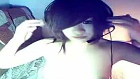 asian amateur solo masturbation in softcore scene.