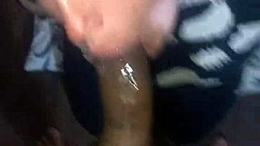 ¿La zorra rubia va profundo por esa polla grande?