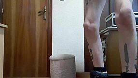 Melvincoficial, hot Spanish gay solo action on skates, stroking hard! 🔥