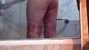 Bolaga massaj va jinsiy aloqani berdi Porno tomosha qiling: dost dostimning onasini sikadi