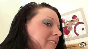 i'm a brunette babe in stockings