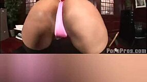 Super Culos presume tremendo culo en acción cercana y salvaje