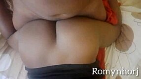 Ficantes fudendo escondidos aquela rapidinha na pele ate gozar