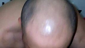 I watch this amateur masturbating and feel aroused.