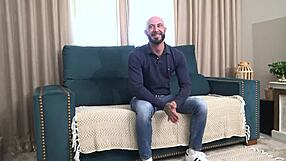 Черната колумбийка Парис празнува рожден ден с hardcore чукане и яздене