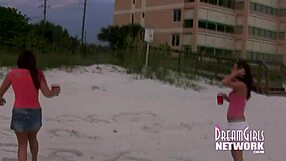 害羞首次公共闪逼，哎呀出糗！