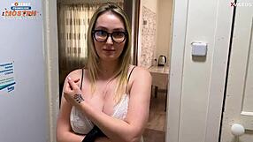 Madrasta fodida com força por entregador em ação proibida