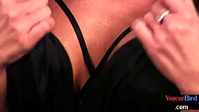 cfnm偷窥熟女穿丝袜看家伙单人手交