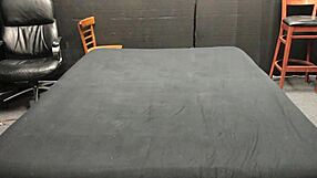 scarlett johnson performing under blacklight