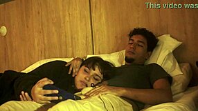 No puedo parar, tuve que hacer que mi hermanastra me chupara, casi nos pillan en fantasía hardcore