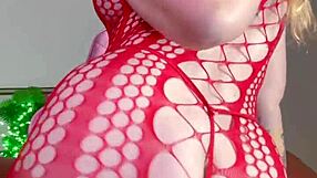 fingering my hairy pussy