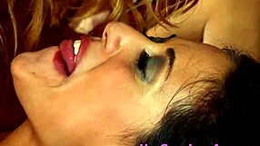 Lesbian babe fingers herself outdoors?