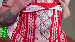 fingering my hairy pussy