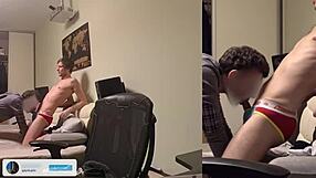 Amateur boyfriends in real couple bareback action at home, so hot! 🔥