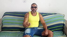 别错过Jully Souza的新完整视频