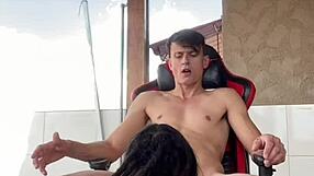 Resenha na Varanda Termina em Boquete Babadinho com Novinha Tatuada Gostosa