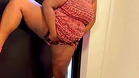 Nookiescookies is squirting while masturbating to orgasm outdoors