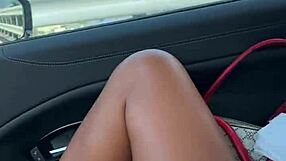 amatersko prstovanje v premikajočem se avtu