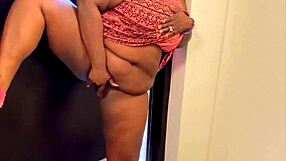 Nookiescookies is squirting while masturbating to orgasm outdoors