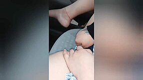 Mamma rider styvsons stora kuk medan de delar vilda stunder tillsammans.