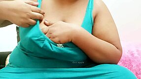 Desi sexy indian aunty