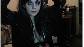 Sexy Piercing Girl Emmo