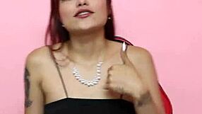 Opiskelijoiden isot tissit kurkkuun naidettu karkeasti syljen kanssa