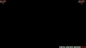 Moja żona trysnęła na dużego kutasa, kiedy patrzyłem