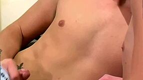 Не верю, что эти молодые 18+ твинки отсосали мне