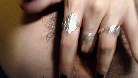 मेरी मोटी गीली चूत को फिंगरिंग करते हुए HD क्लोजअप