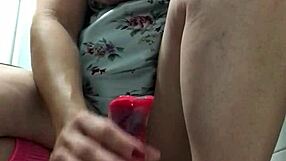 A Loira Se Despede De 2023 Sentando Gostoso E Rompendo O Anus Novo Com Todo Prazer