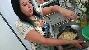 Sarah Rosa Cooks Sexy Macaroni Sensually