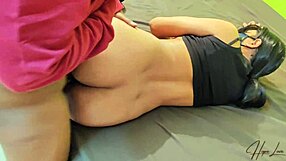 Fan vacker malaysisk tjej längtar efter styvbrors stora kuk