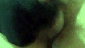 Gay peludo engages in intense sexual encounter