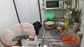 Sarah Rosa Cooks Sexy Macaroni Sensually