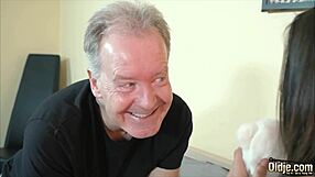 young hothead begs for pussy fucking and cumshot