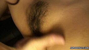 おい、このペティートな18歳ブロンドのきつい尻にデカチンをぶち込むぜ