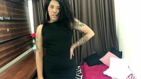 hey, this novinha with a big ass craves a huge cock!