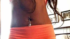 Ebony Twerks Fat Cameltoe Pussy!