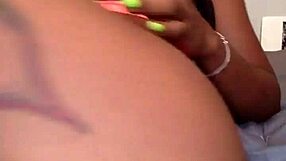 Ebony Twerks Fat Cameltoe Pussy!