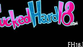 Chica caliente de 18 años taladrada duro por viejo en sesión intensa