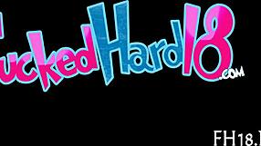 Chica caliente de 18 años taladrada duro por viejo en sesión intensa