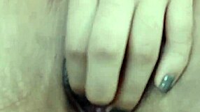 Ehi, Sobia Nasir in Uniforme da Studentessa per un Gioco di Ruolo su WhatsApp Live!