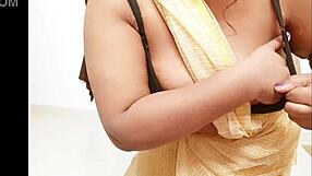 Sexy Indian aunty rocking that traditional saree look