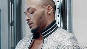 Smoking hot dillon diaz enjoys solo bodybuilding session