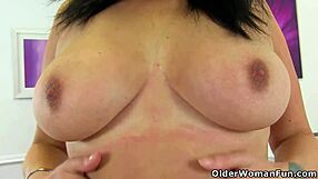 تلك المرأة البريطانية الأكبر في الليجينجز تجلب أجواء متعة حقيقية