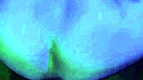 Sexo A Três Na Área De Fumantes Da Balada